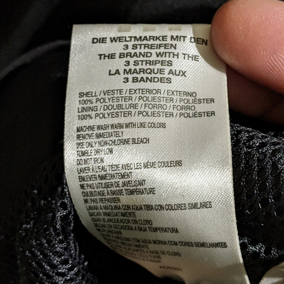 Vintage Adidas hooded black windbreaker, mesh lining, snap buttons. Mens Large. - Picture 12 of 13